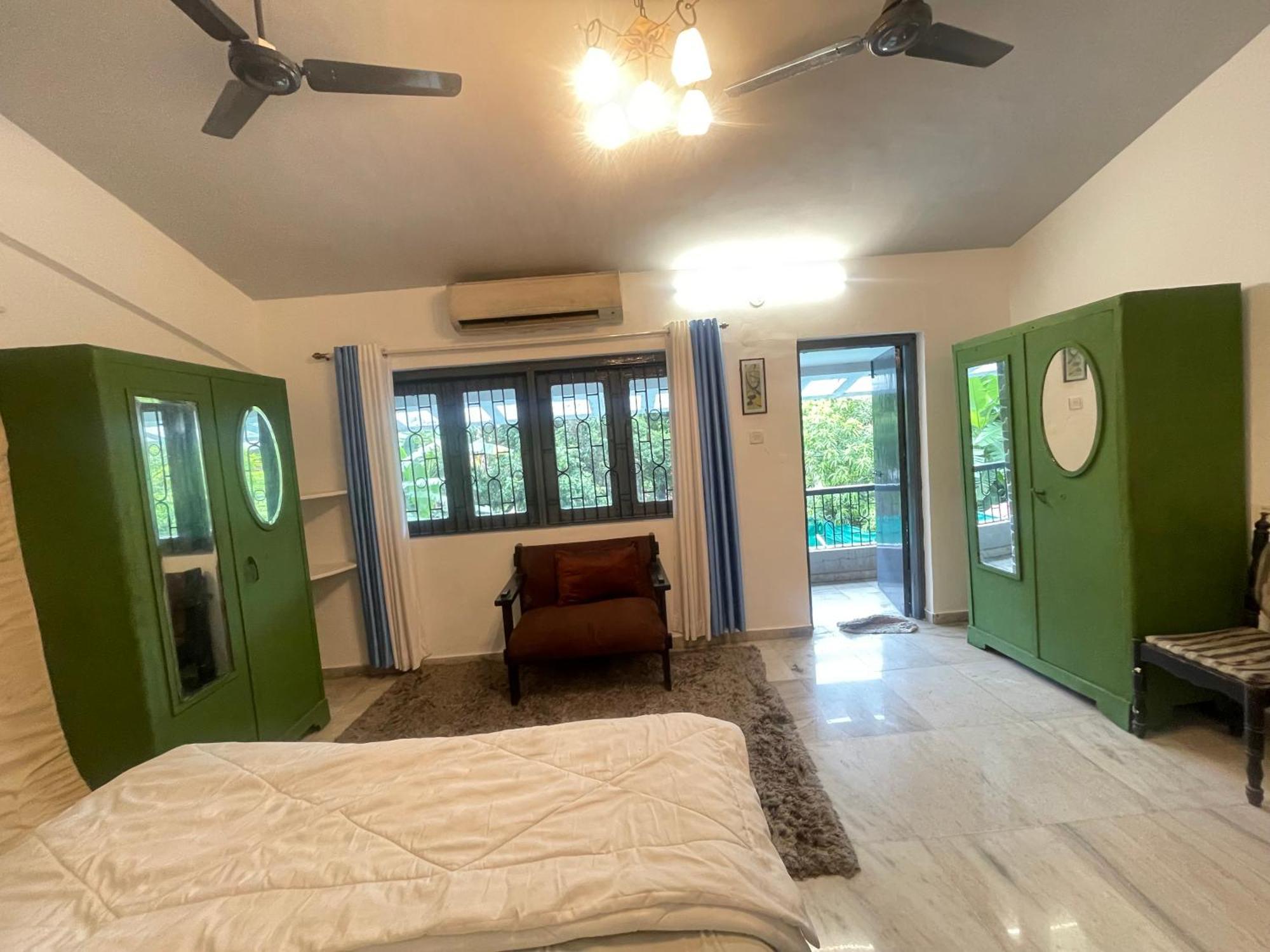 Blue Heaven- 2 Bhk With Private Pool! Holiday home Lonavala