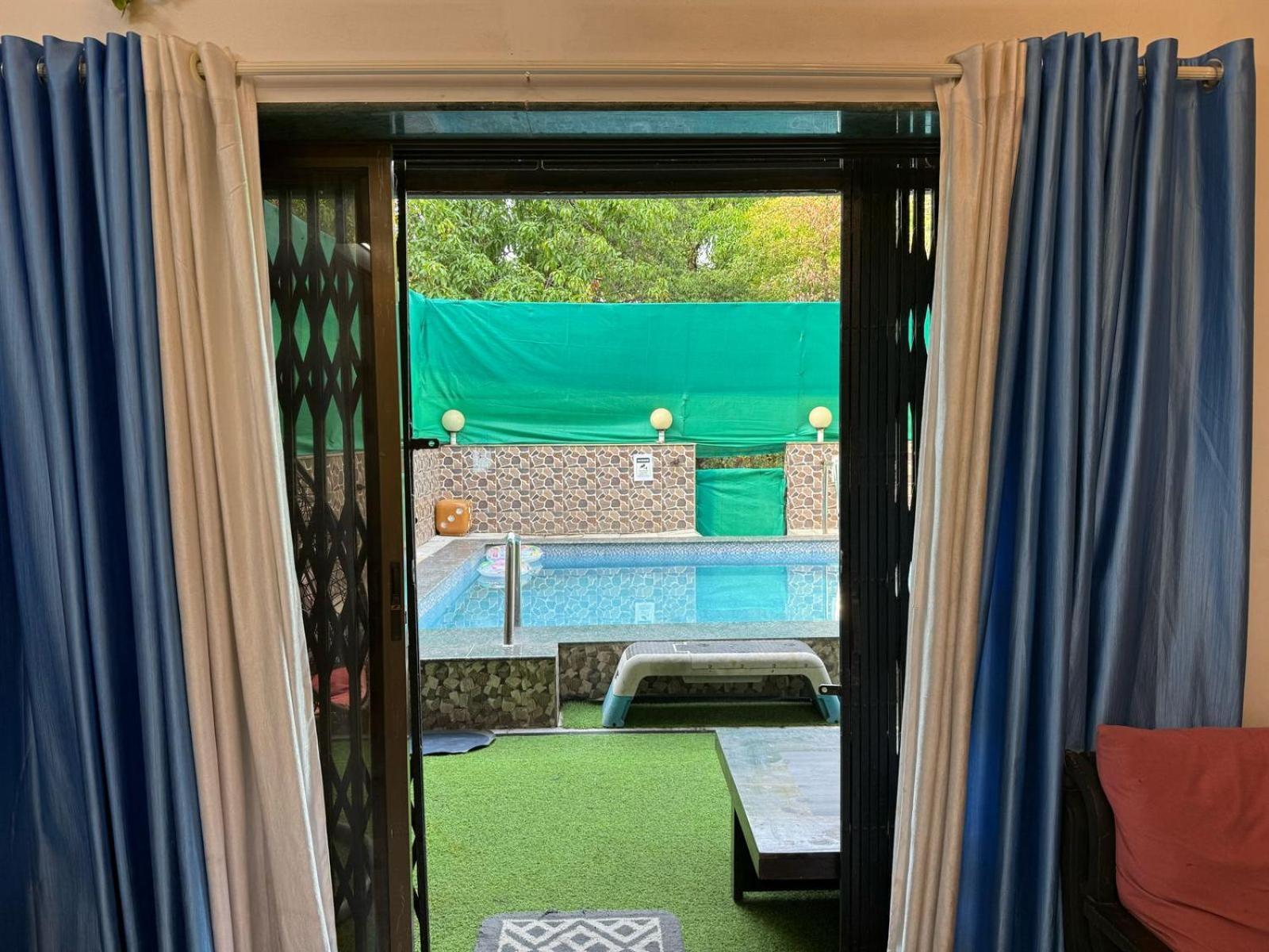 Holiday home Blue Heaven- 2 Bhk With Private Pool! *