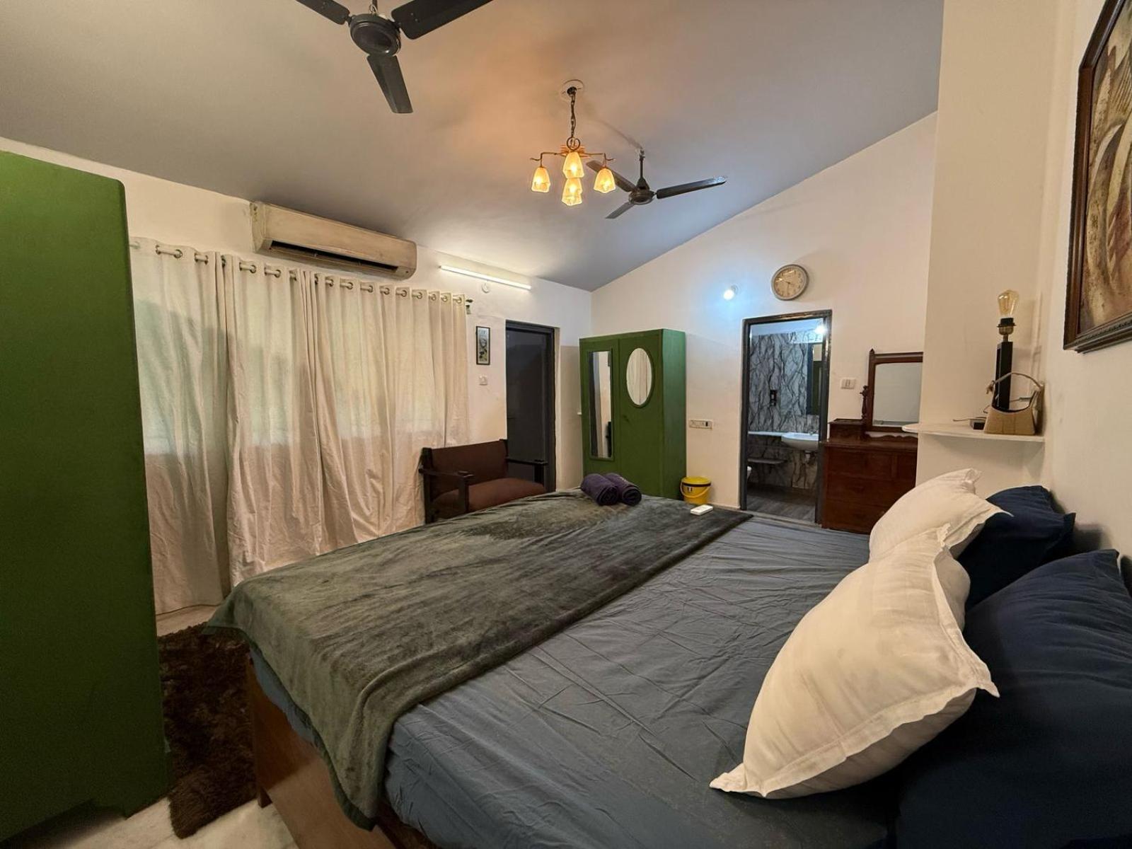 Blue Heaven- 2 Bhk With Private Pool!